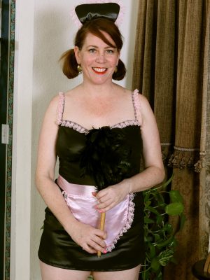 Caitlin Moore Curvy Maid